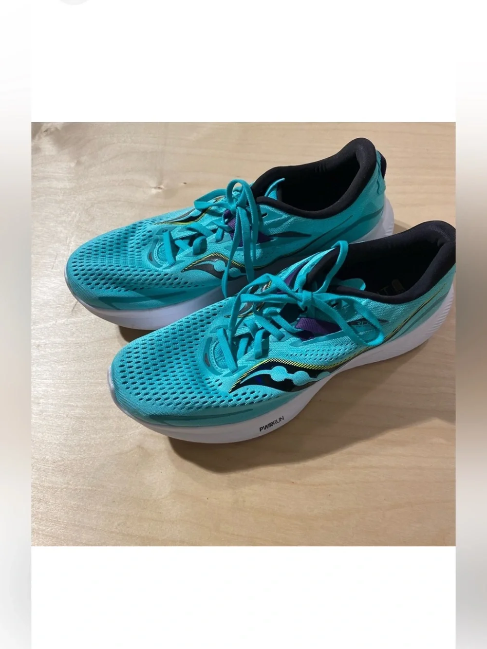 👟SAUCONY👟PWRRUN👟GUC!